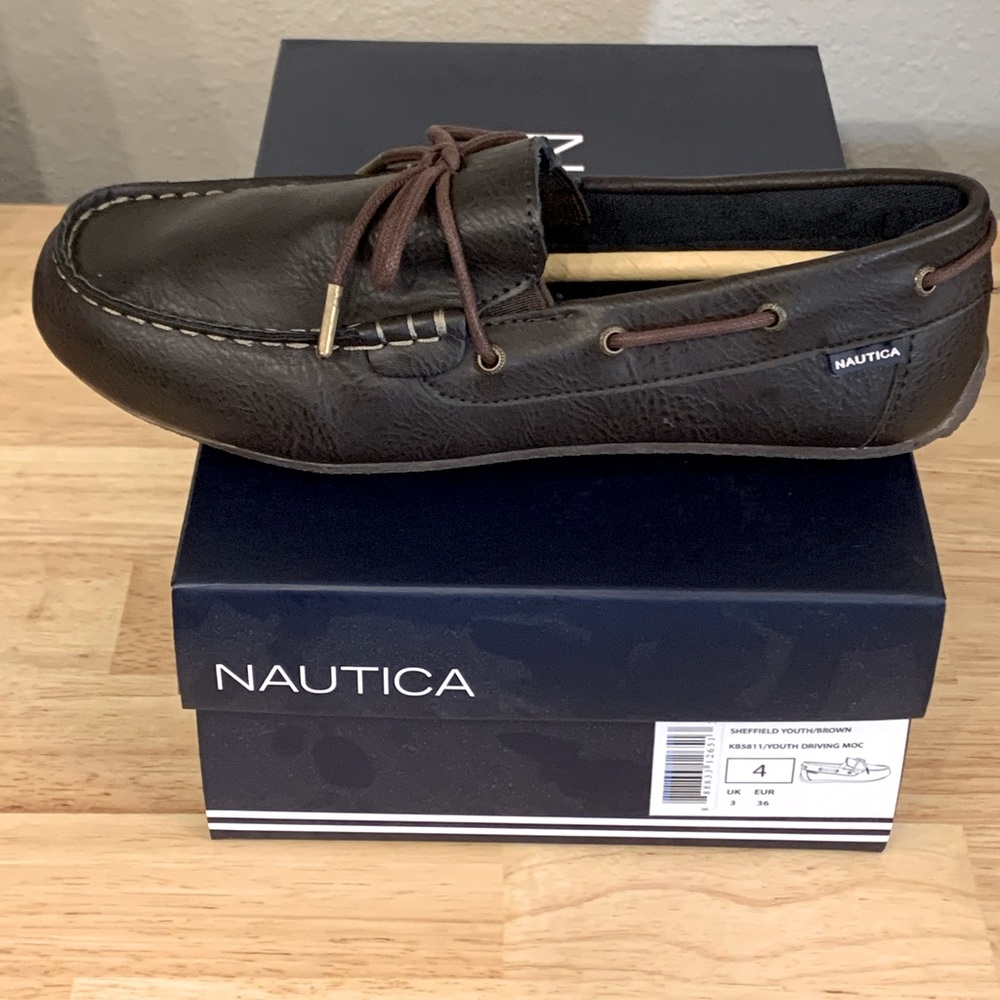 Boys Nautica Brown Loafers Size 4